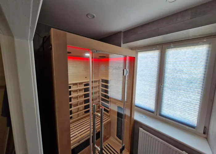 Ferienhaus mit Sauna und Balkon nahe Park Sanssouci