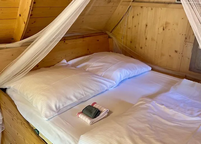 Märchenhütte- Campen am Wald und See